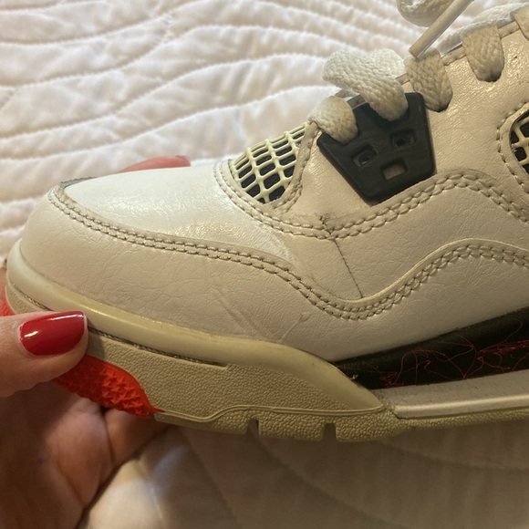 Authentic Air Jordan 4s Pale Citron W8.5 M7 Y7 - Picture 11 of 14